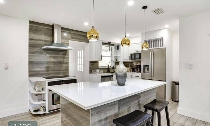 Sebring House | Relax inn