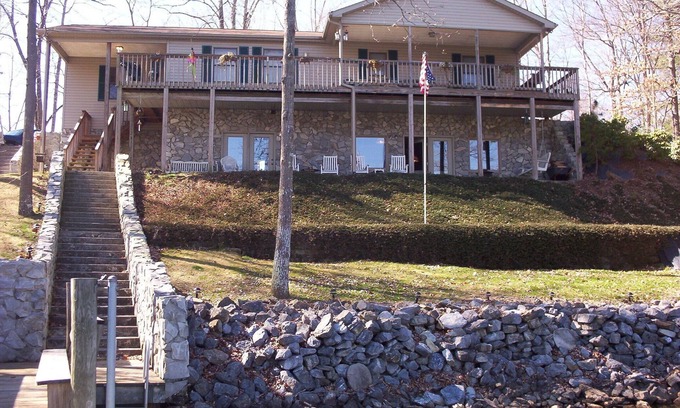 Westlake Corner House | Relax like never before!