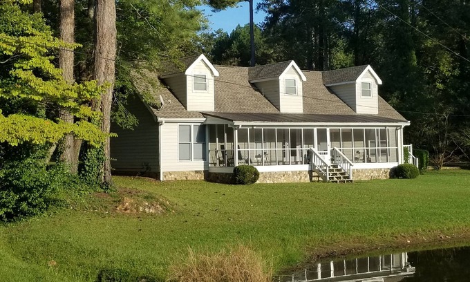 Douglasville House | Relax on Private Lake - Nearby Access to Town