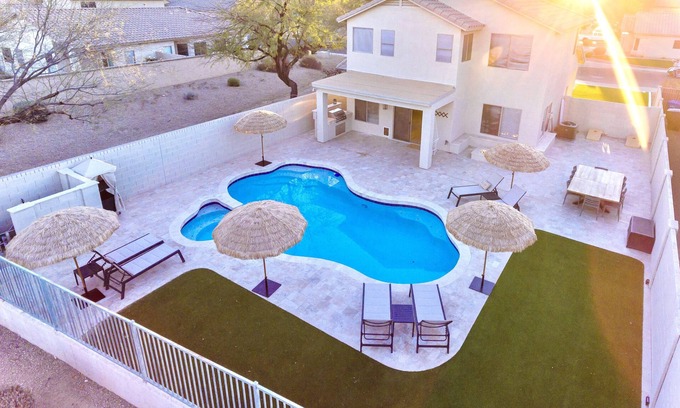 Deer Valley House | Relaxing and Spacious Model-Home w/A Resort-Style Backyard & Heated Pool