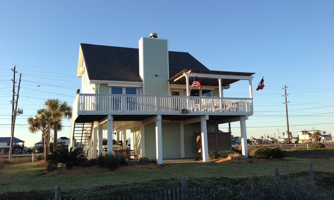 Galveston House | Relaxing Beachfront Escape In Sea Isle! 3 BR/2 BA with Great Views