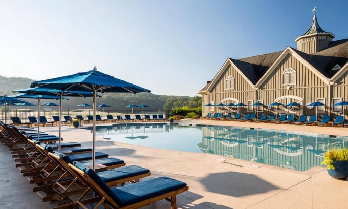 Mount Berry Hotel | Relaxing Family Escape with Golf, Spa, and Outdoor Pool! Pets Allowed