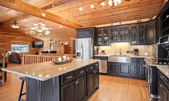 Dora Cabin | Relaxing North Fork River Paradise with Wi-Fi!