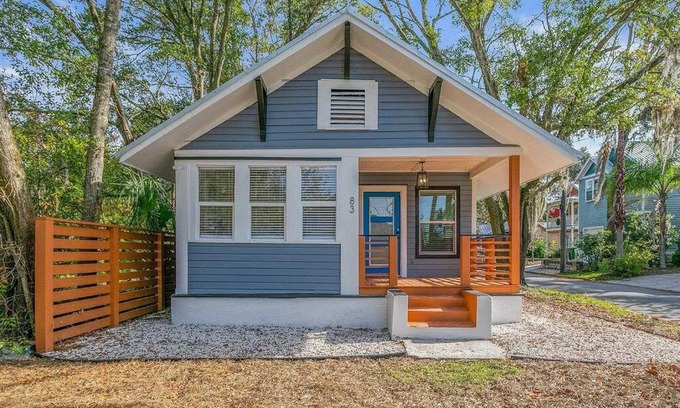 Lincolnville House | Relaxing Retreat and Modern Charm in Historic Saint Augustine