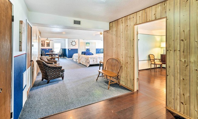 Surfside Beach Villa | Relaxing Surfside Bunkhouse - Walk to the Beach!