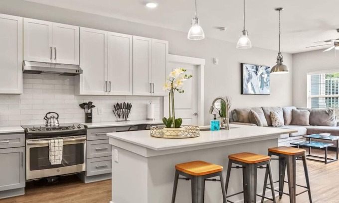 Paw Creek Condo | Reluxme | Gorgeous 2BR Condo in South Charlotte