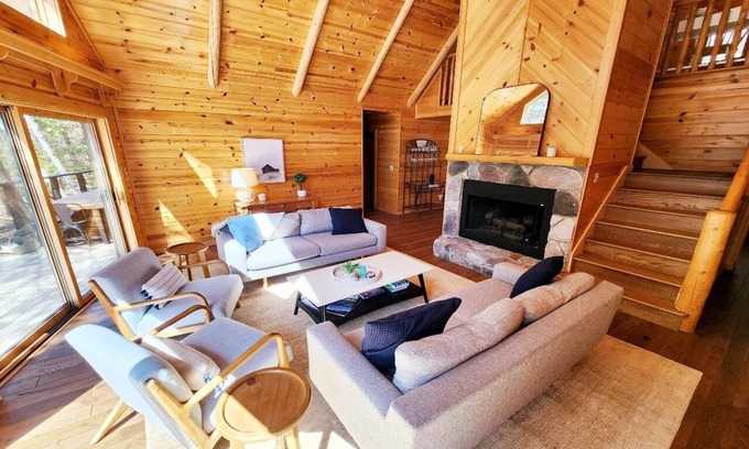 Harbor Springs House | Remodeled 4 bedroom home in Good Hart close to Lake Michigan beaches