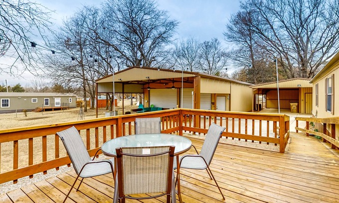 Kingston House | Remodeled retreat w/firepit, deck, & boat parking