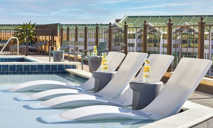 Central Business District Hotel | Renaissance Mobile Riverview Plaza Hotel