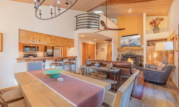 Teton Village Condo | Rendezvous B5 - Beautifully remodeled Teton Village Condo