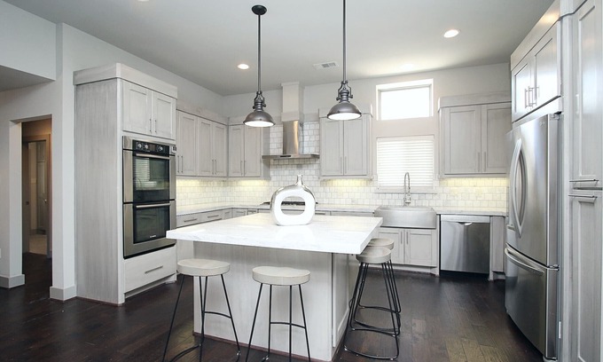 Houston House | Renovated 5 Bedroom, 4 Bath Private Home Fully-furnished near MDA TMC Galleria