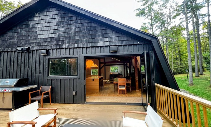 Mount Tremper House | Renovated Catskills home nestled on 6 acres in the pines - 20 min to skiing!