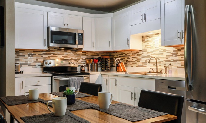 Avon Condo | Renovated Condo steps from the Beaver Creek shuttle!