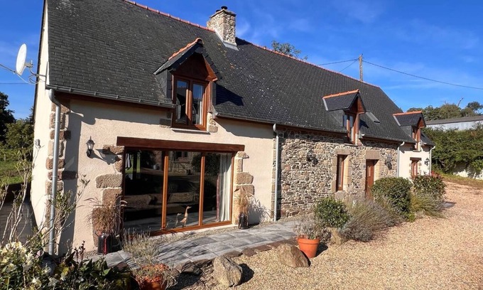 Bazouges-la-Perouse House | Renovated farmhouse in peaceful location