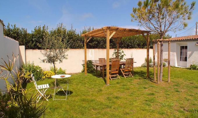 Saint-Denis-d'Oleron House | Renovated fisherman's house, enclosed grounds not overlooked, tranquility, wifi, bicycles