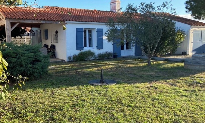L'Epine Villa | Renovated house Ile de Noirmoutier (L'Epine), in a quiet dead end, garden!