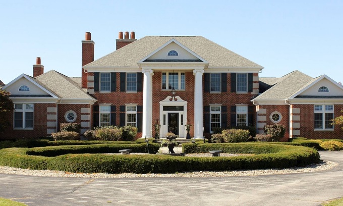 Bourbonnais Villa | Renovated luxury villa with 7 bedrooms 5 bathrooms. Located on 40 acres of land.