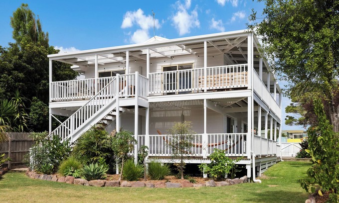 Newhaven House | Renovated open planned living sun drenched house in Cape Woolamai