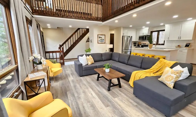 East Stroudsburg House | Renovated Open-Concept Pocono Home Game Room, Fireplace, Close to All
