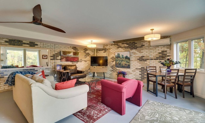 Crozet Apartment | Renovated Studio on 5 Acres - Near Vineyards!