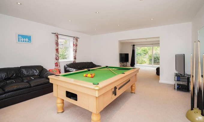 Chesterfield House | Rent My Spa Home with Pool table, Hottub and Sauna