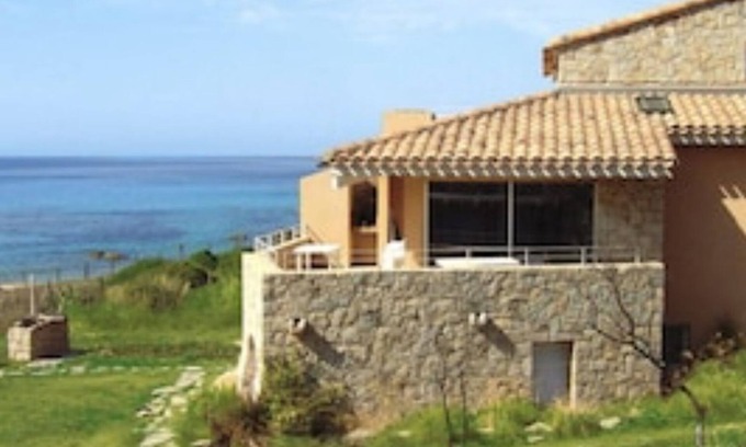 Tizzano Apartment | RESIDENCE FIORAVANTI 2 Apartments 2/4 pers. Garden level FEET IN THE WATER