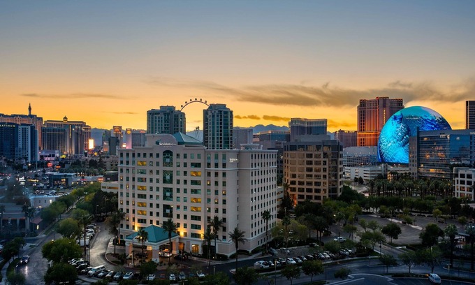 Las Vegas Hotel | Residence Inn by Marriott Las Vegas Hughes Center