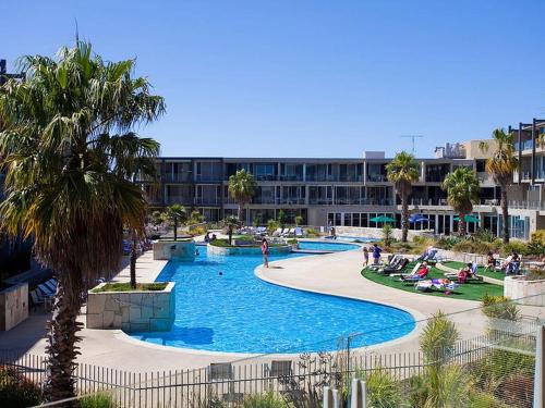 Torquay Apartment | Resort Hotel Room 273