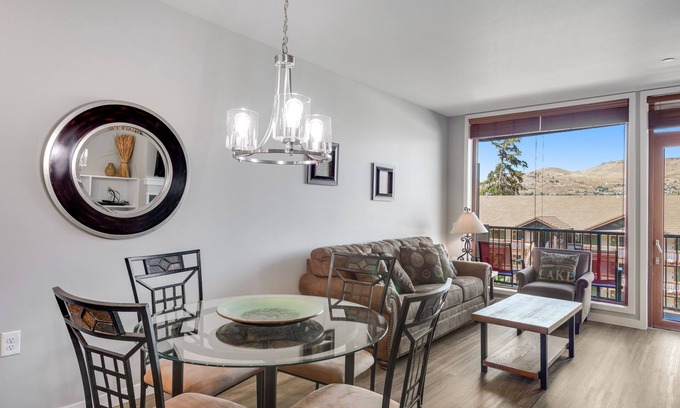 Chelan Condo | Resort-style Comfort with Shared Indoor Pool and Hot Tub, WiFi, and Lake Views