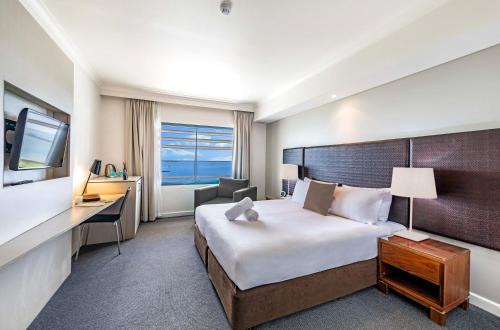 Darwin City Centre Apartment | Resort Style King Pad with Sparkling Sea Views