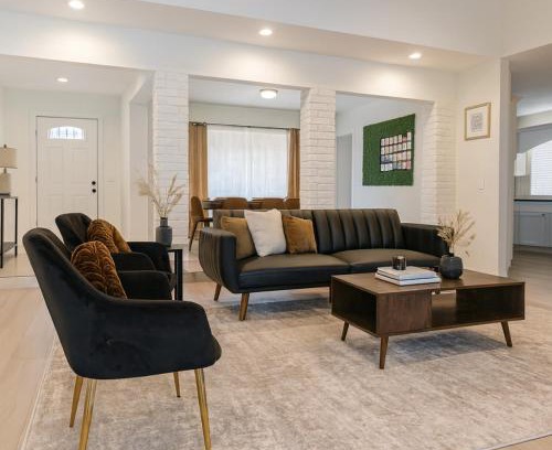 Plano House | Resort-Style Pool Home Games, BBQ and Near Downtown