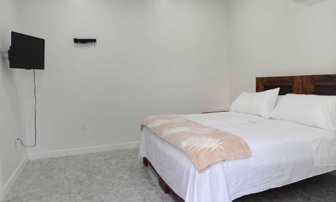 Marsh Harbour Apartment | Rest Easy Nightly Rental Charming 1-bedroom with AC, WiFi in Marsh Harbour