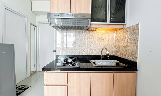 Rawasari Apartment | Restful And Homey 2Br At Green Pramuka City Apartment