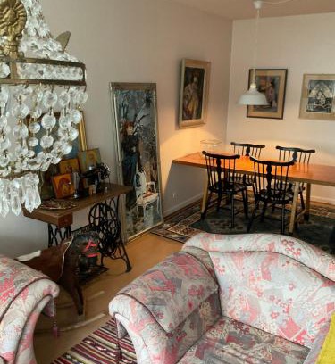 Tampere Apartment | Retrohenkinen taiteilijakoti - Tampere Kaleva