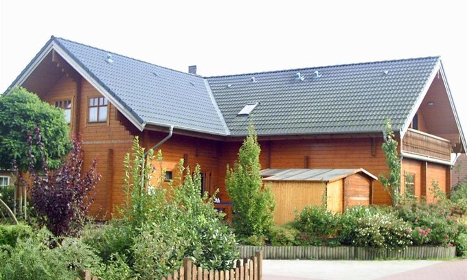 Emden Apartment | Reuken - Fewo Zum Emslotsen