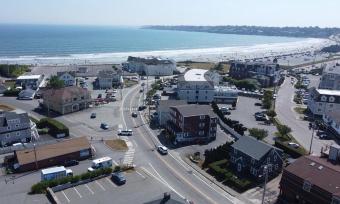 Newport Hotel | Rhea's Inn by the Sea