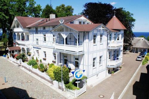 Gohren Apartment | "Rheinschlosschen" Villa am Meer
