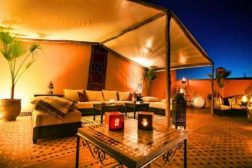 Bab Taghzout House | Riad Mounlight