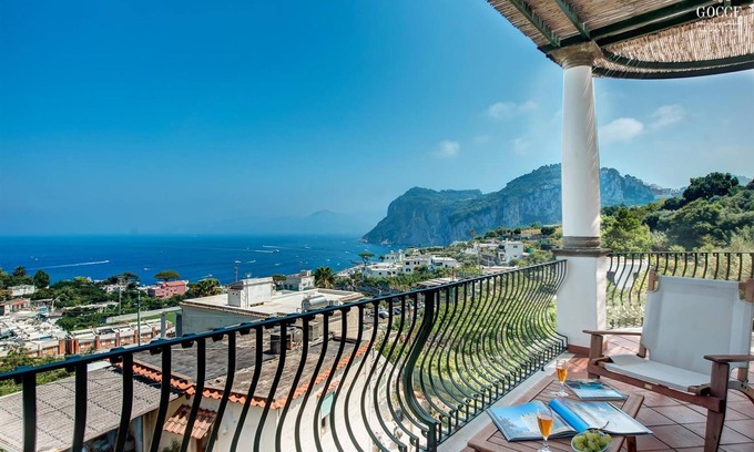 Marina Grande Apartment | Rifugio Caprese - Superb Views and Relaxation