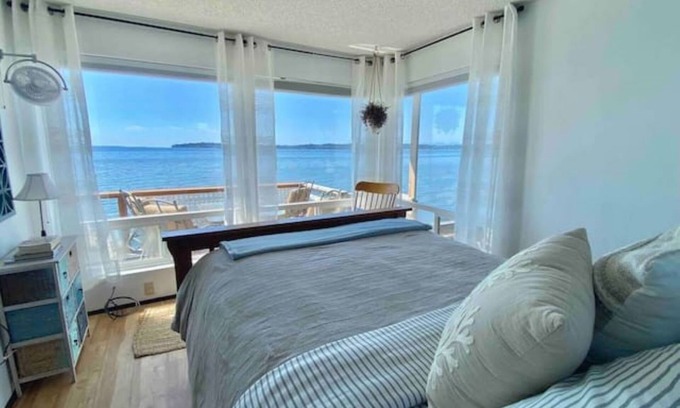 Birch Bay House | Right on the beach! Gorgeous views, kayaks, full kitchen, miles of tideflats!