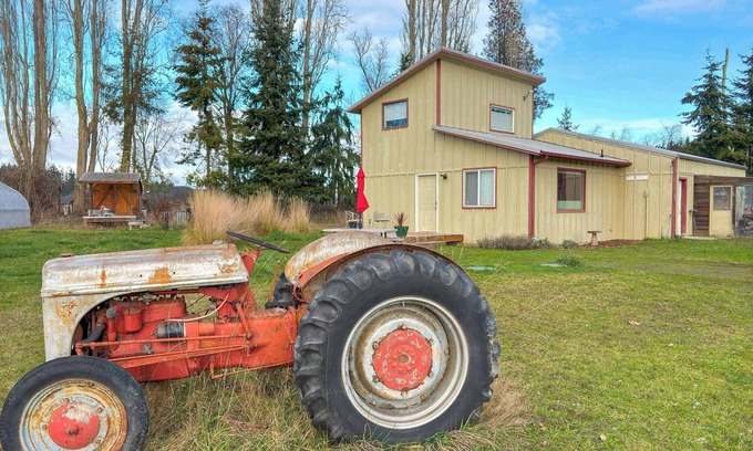 Sequim House | Riley's Farmette Peaceful Stay on a Charming Farm