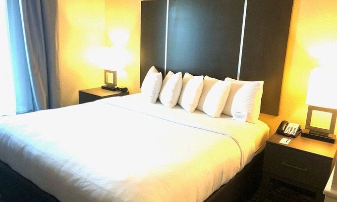 Barker Hotel | Ring Of Honor 4 Years Running Top 1% on TripAdvisor and Booking.com