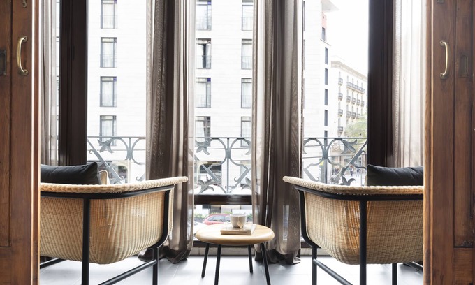 Eixample Apartment | Riva - 1 Bedroom Apartment with street view