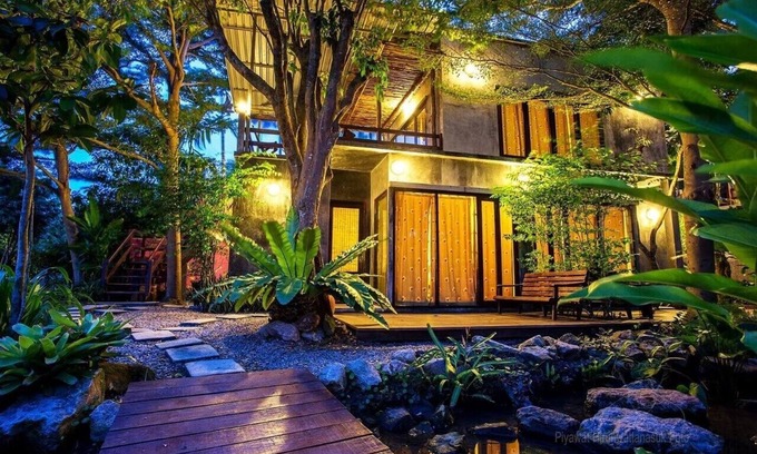 Bang Khonthi Hotel | River CoCo Amphawa