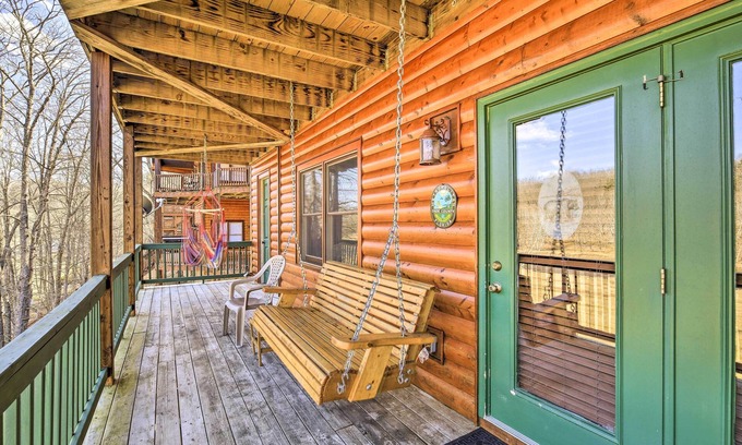 Piney Creek Cabin | 'River Dream Cabin' on New River w/Deck, Fire Pit