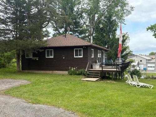 Ivy Lea House | River Front year round cottage