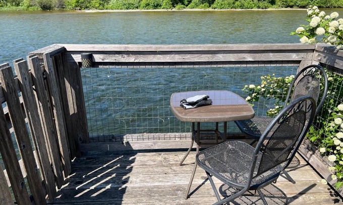 Campbell River House | River house