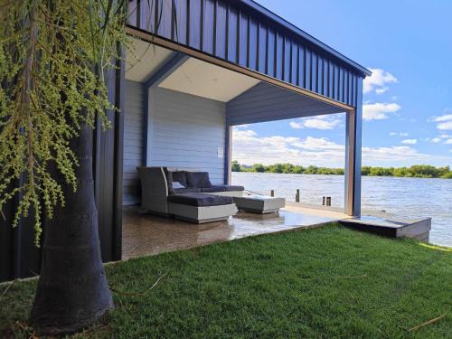 Seymour House | River Life