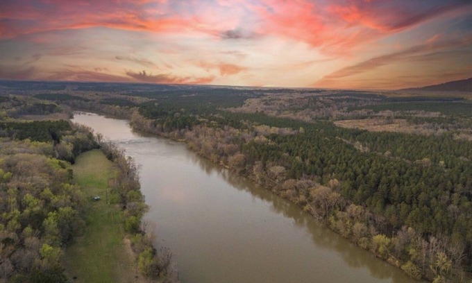 State Park House | River Retreat-Treetop waterfront home, big views!