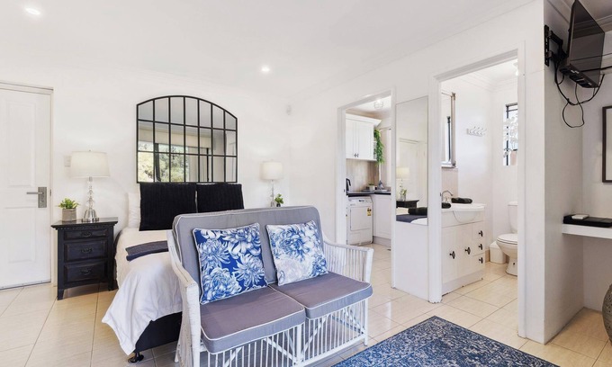 Maylands Apartment | River Suite. Rest, Revitalise, Relax